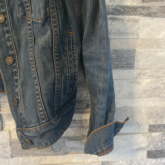 Levi’s Jean Jacket - Picture 5 of 8